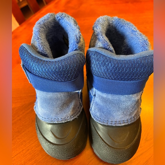 Northface winter boots size 7. Lightly used - Picture 2 of 7